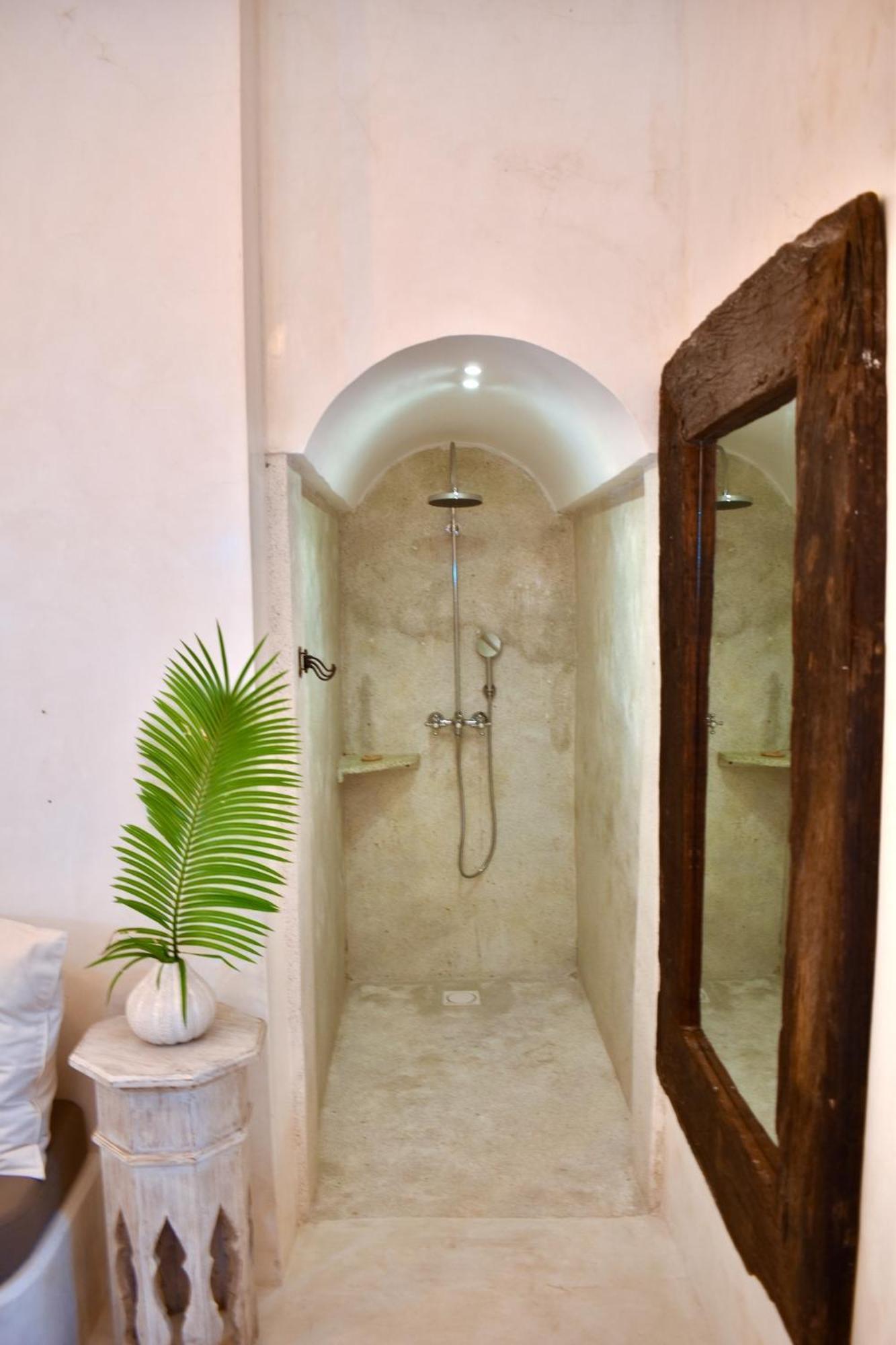 Hotel Qambani Luxury Michamvi